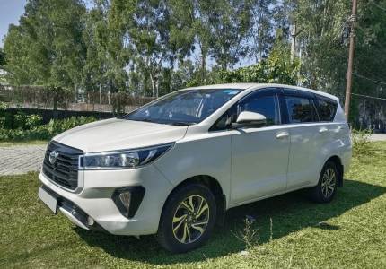 Innova Crysta Taxi