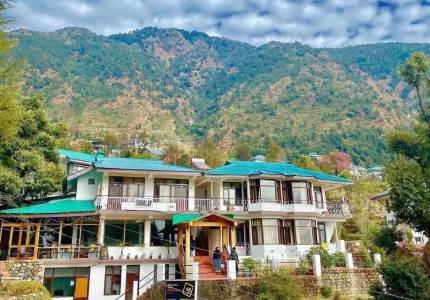 Sacred Hills Tour: Amritsar to Dalhousie-Dharamshala