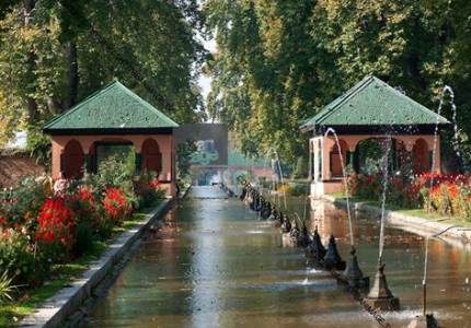 Kashmir Grand Tour: Srinagar, Gulmarg & Pahalgam from Amritsar