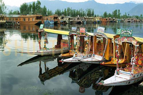 Spiritual & Scenic: Amritsar to Vaishno Devi & Kashmir Tour