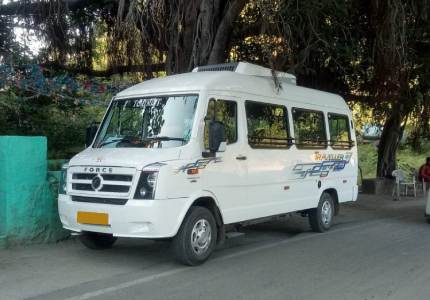 12 Seater Tempo Traveller